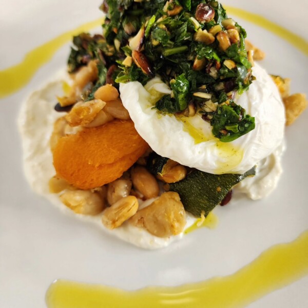 Week 2 of Bloody Long Walk training 15km done and dusted! Post walk refuelling meal. Thanks so_wholeselfnutrition for the awesome recipe from Zoe. Roasted zucchini, cannellini beans, apricots, garlic with home made pesto and eggs for extra protein. 11g fibre and 36g protein. fuelforchampions wholefoods gutmicrobiome highperformancenutrition
